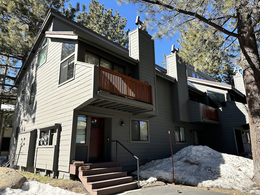 Mammoth Sierra Townhomes #38 3 Bedroom Condo