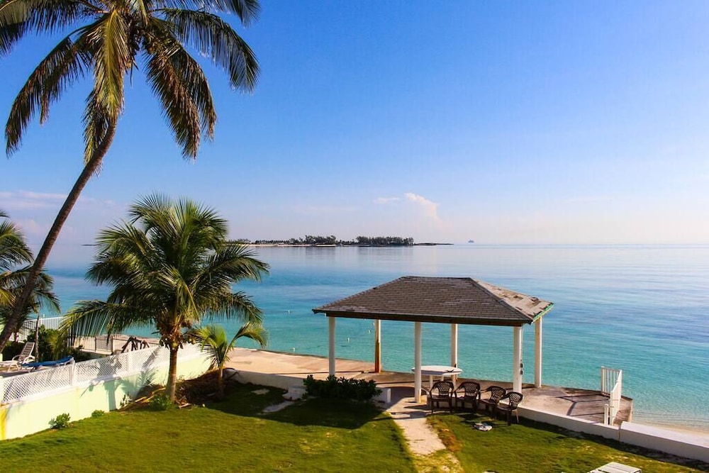 Blue Ocean Village House at Cable Beach