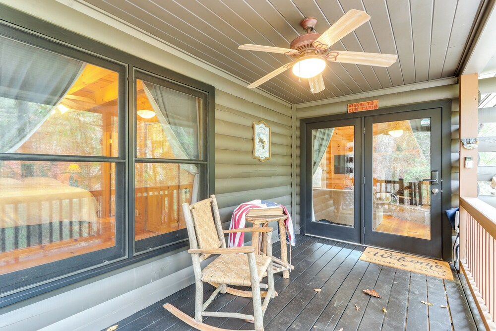 Private Hot Tub: Secluded Ellijay Cabin on River