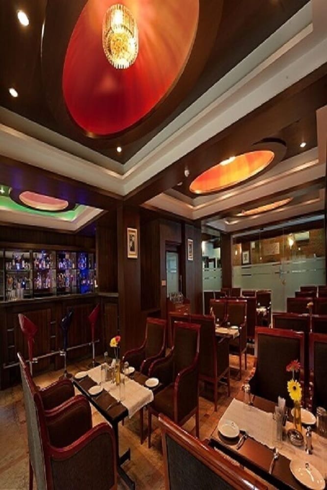 Food & Beverage