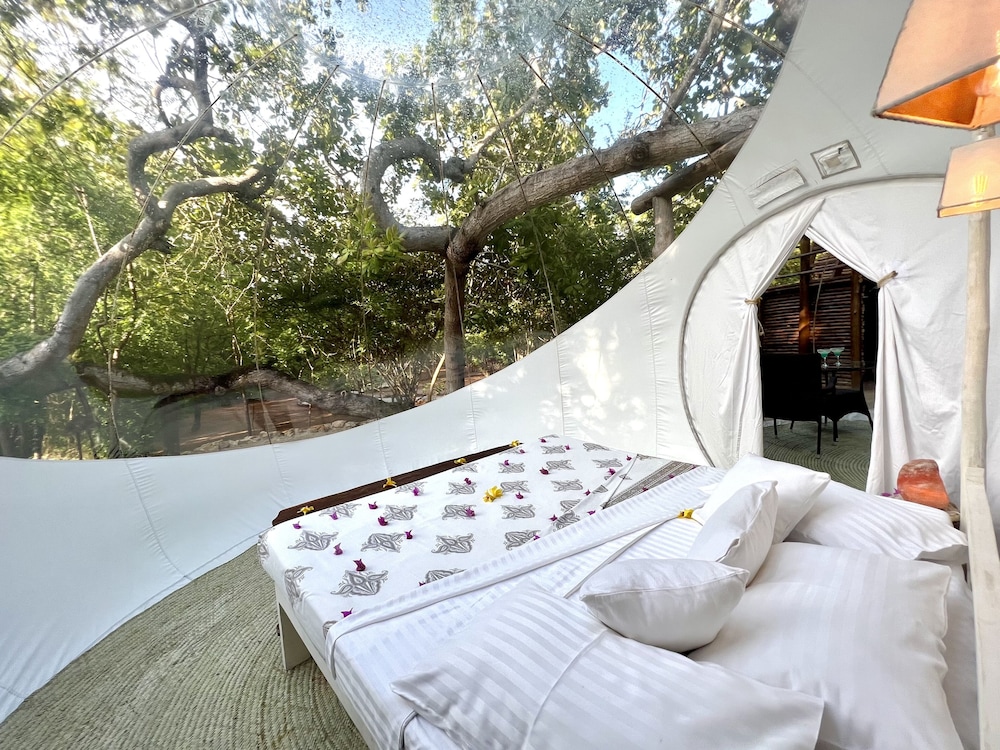 Rock and Sea Resort