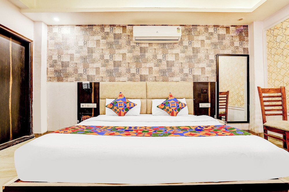 Fabhotel Ramaya Palace