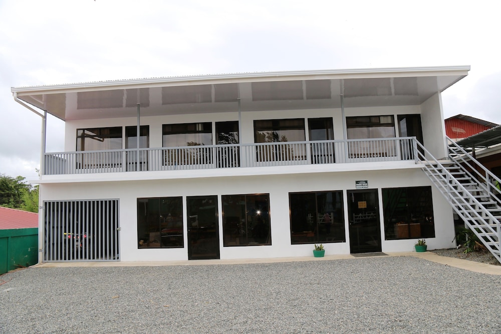 Hostel Cattleya