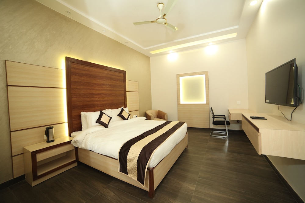 Green Palms Hotel