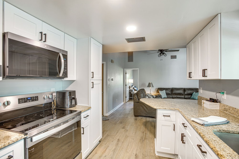 Swim, Hike & Golf: Family Gem in Cape Coral!