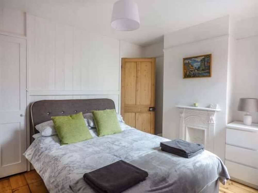 Colchester Vacations - Dutch Cottage - Property Image 8