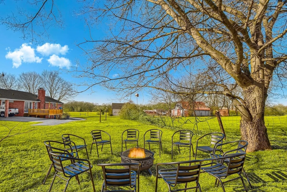 1 Country House Game Room BBQ Near Nashville TA