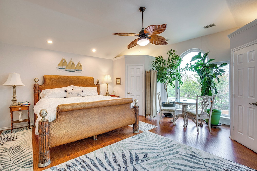 3 Mi to the Star: Spacious Home w/ Yard + Gazebo!