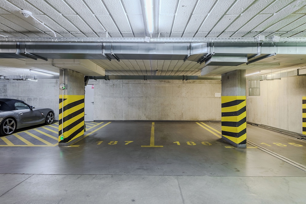 Lumina apart with parking in City Center view 2
