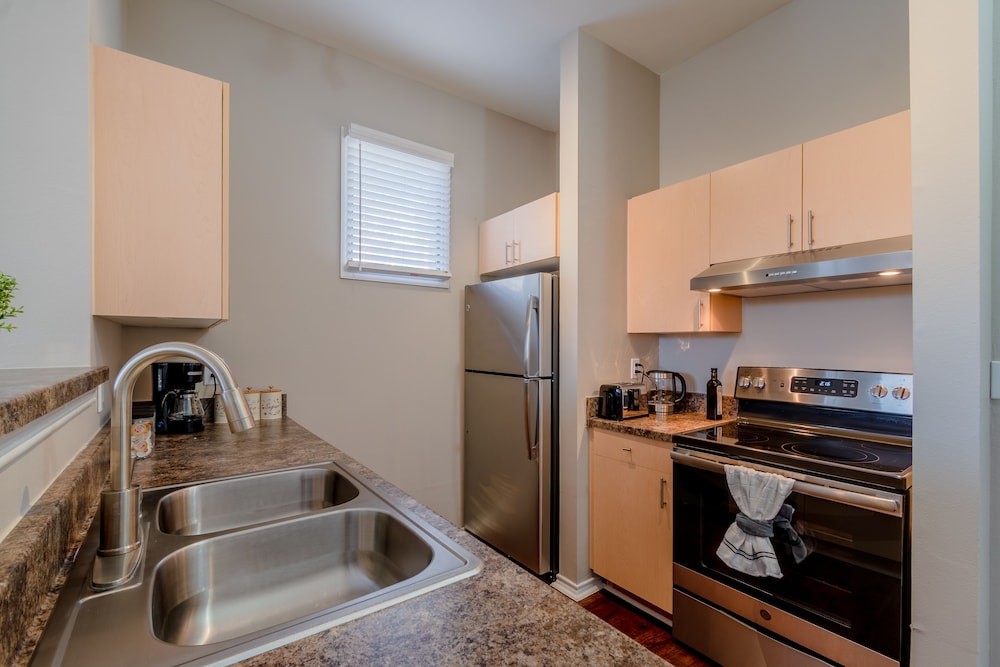 Corporate Apartments - Uptown Dallas view 4