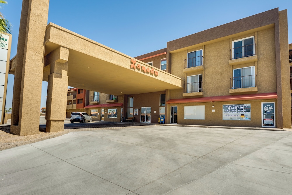 Lake Havasu Condo w/ Resort Perks - Walk to Beach