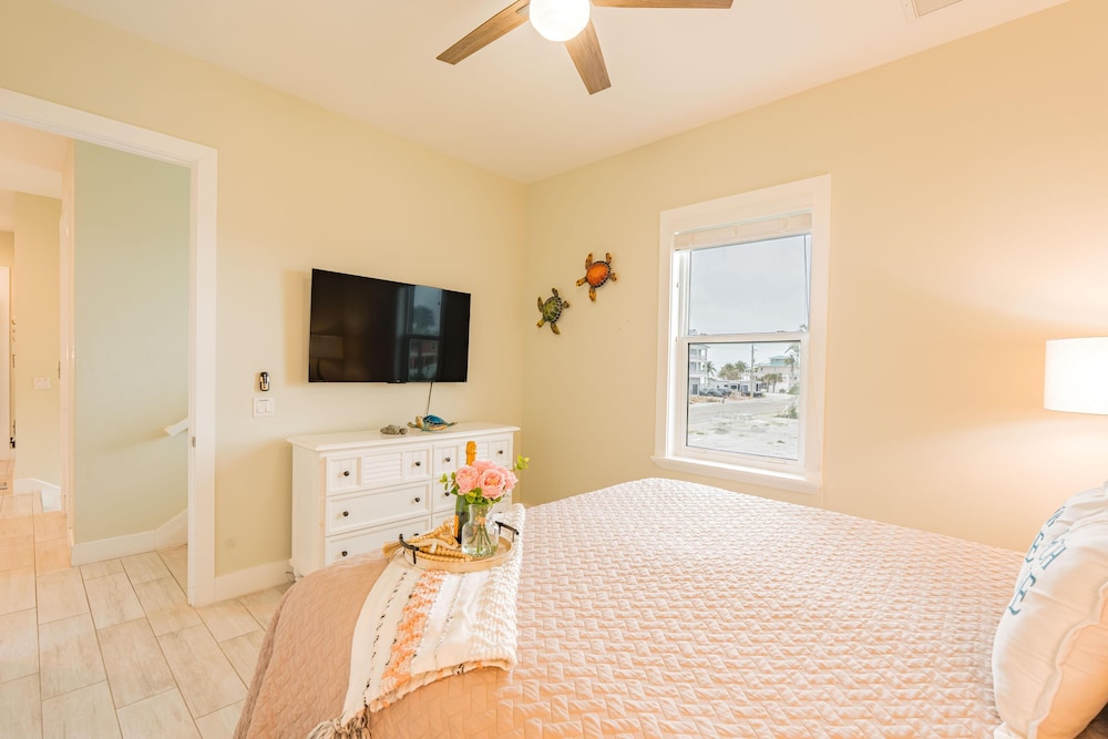 Captain's Quarters