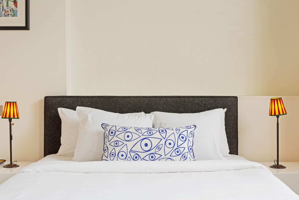 Bright 2 Bedroom Apartment in South Kensington