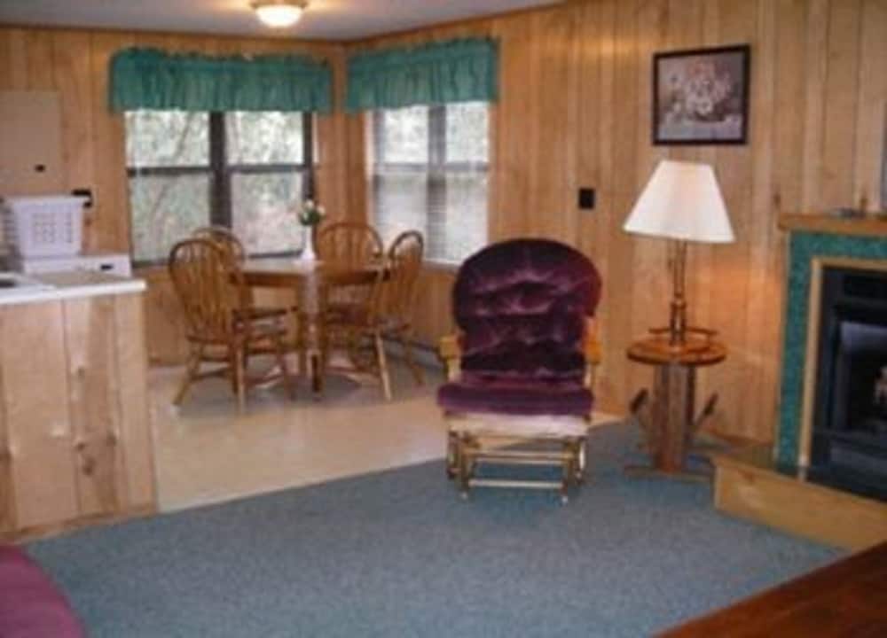 Cabins at Twinbrook Resort