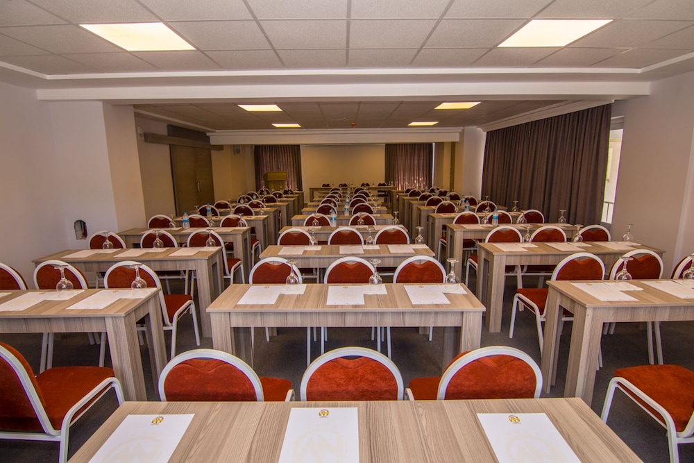 An Grand Otel - Image 5