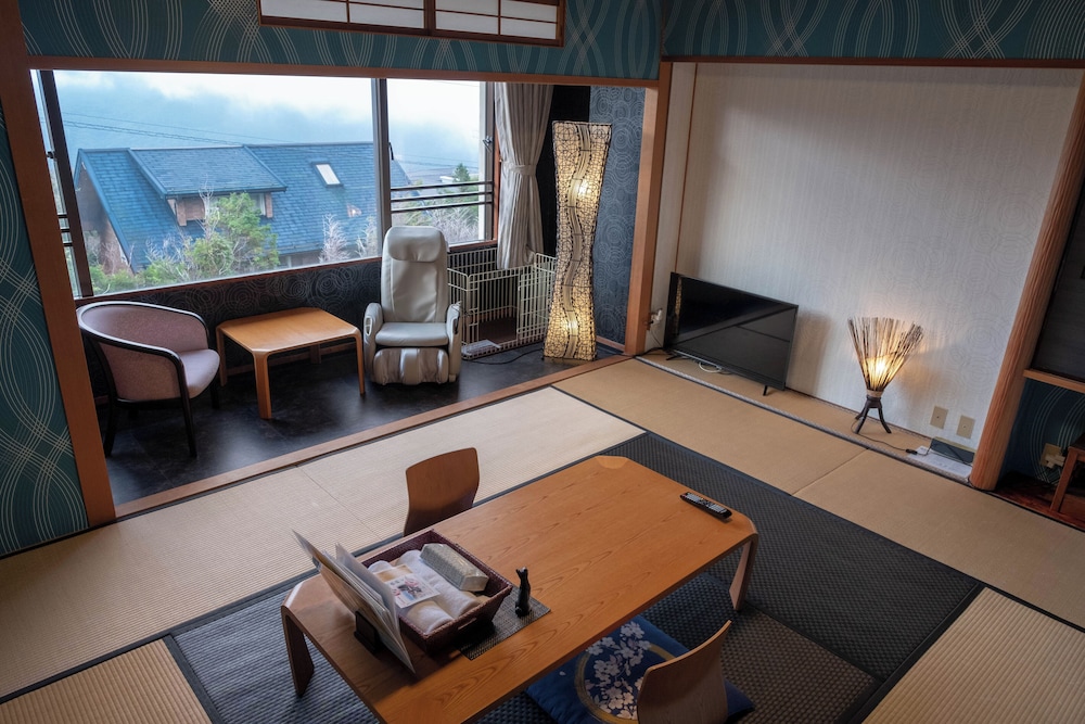 hakonegora guamdog honten view 4