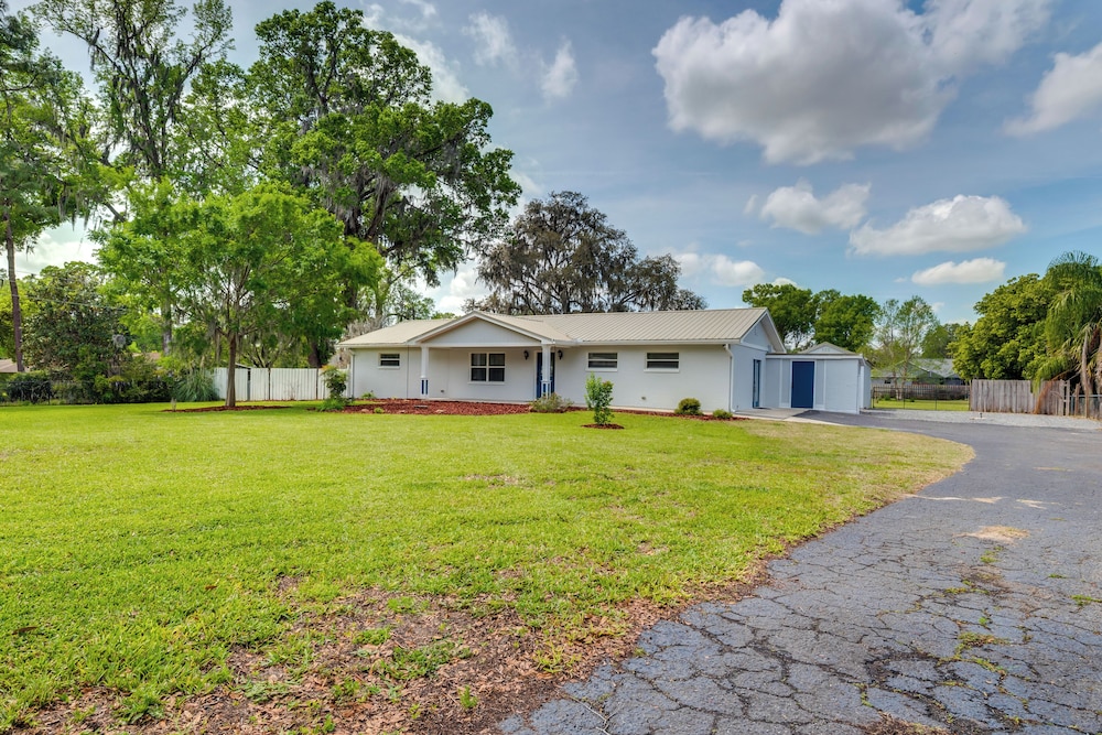 Stay & Play in Belleview: Welcoming Home w/ Yard