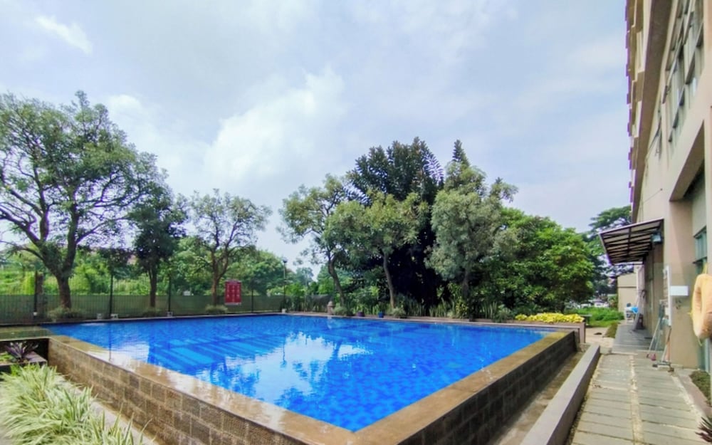 Spacious 1Br Apartment At The Edge Cimahi Bandung