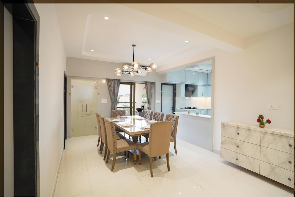 Aurelia Apartment By Red Olive 4bhk 30min Hitech