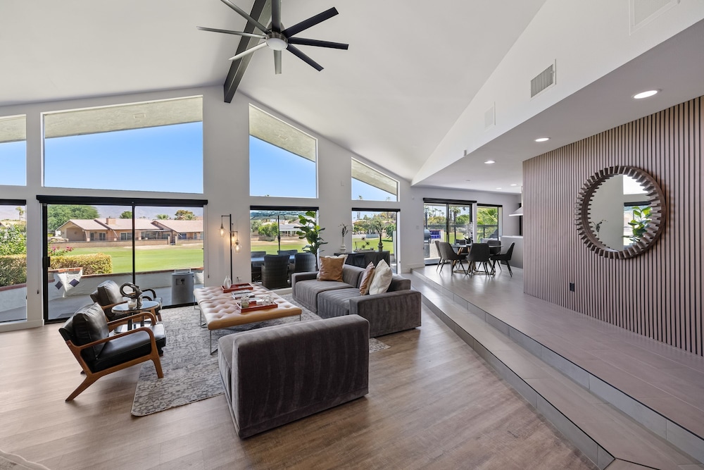 Edgy House Pool Hot Tub and Golf Course Views