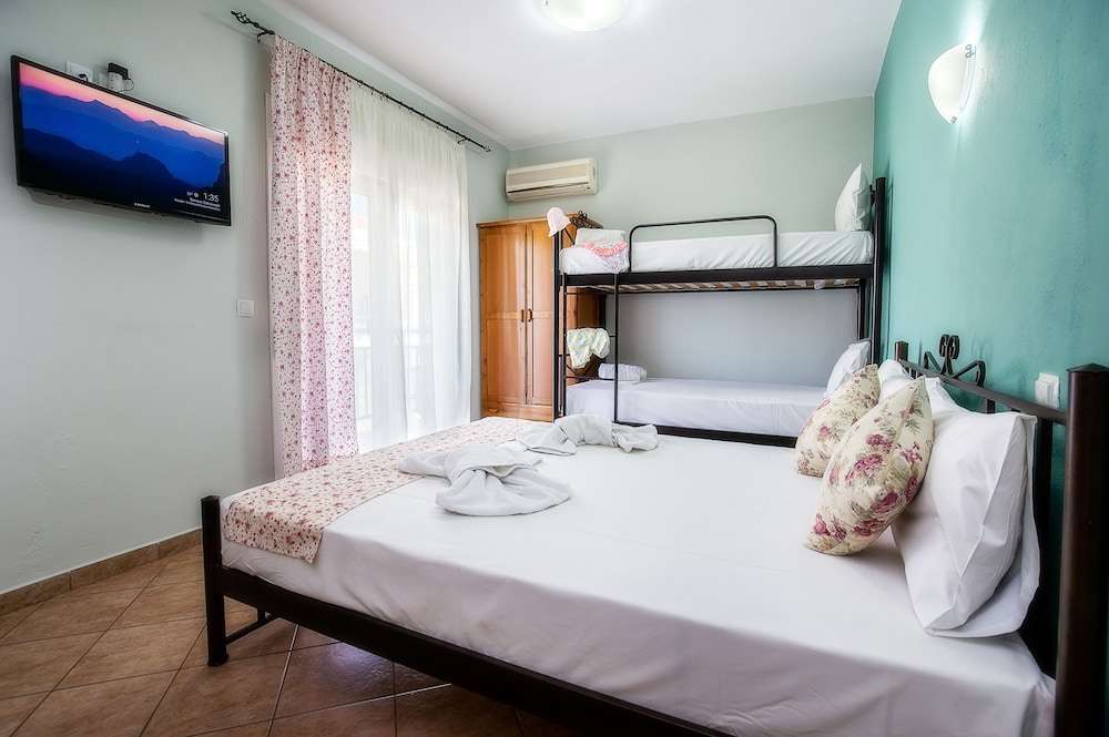 Famelia Studios Lampiris