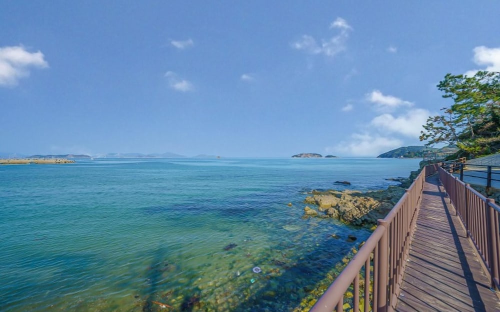 Geojedo Ocean View Dumo Mongdol Pension