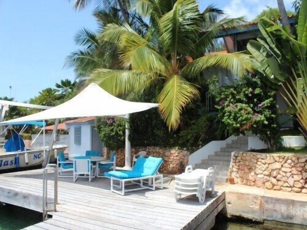 Luxury 3 bedroom Villa at Water's Edge