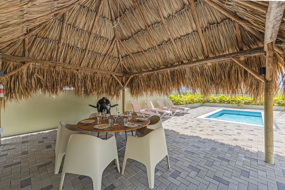 Villa Solana with private pool, Mambo Beach