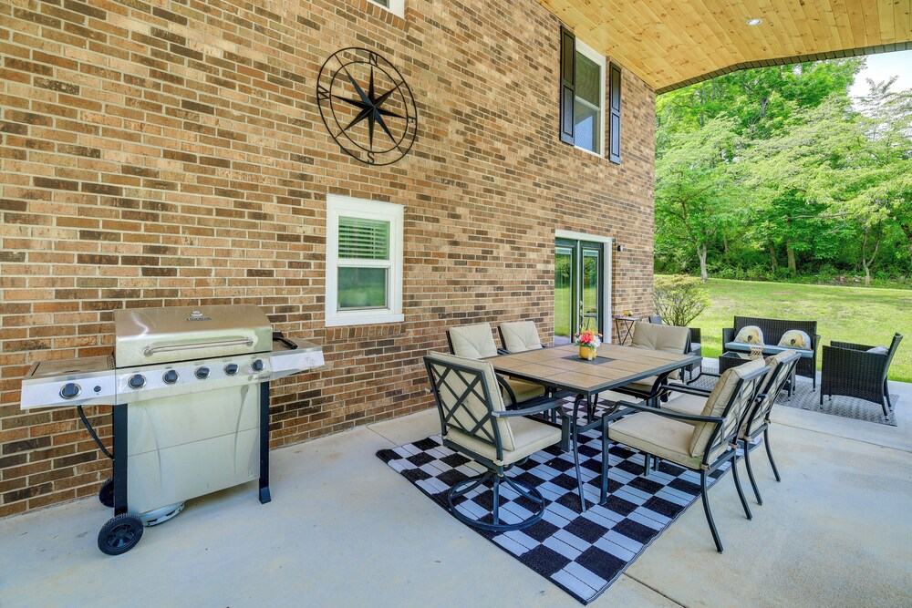 Creekside Retreat w/ Mtn Views in Lambsburg!