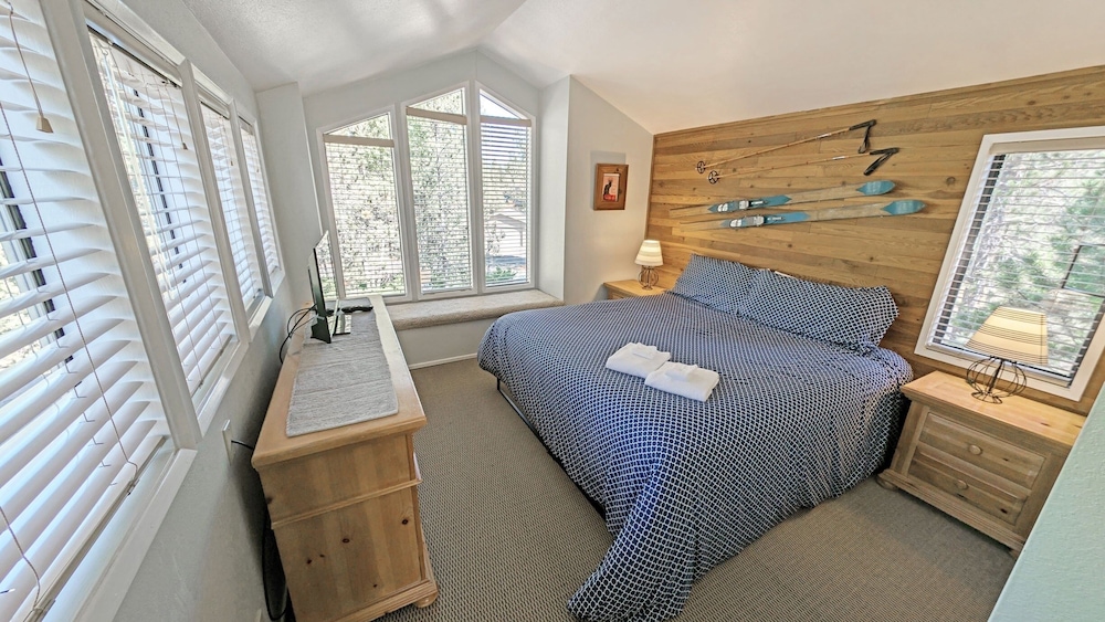 Whistling Swan 8 4 Bedroom Home
