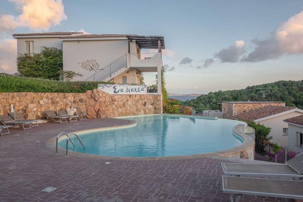 Arzachena Vacations - Elegant Residence Ea Bianca 2 Bedroom Sleeps 6 N0715n - Property Image 8
