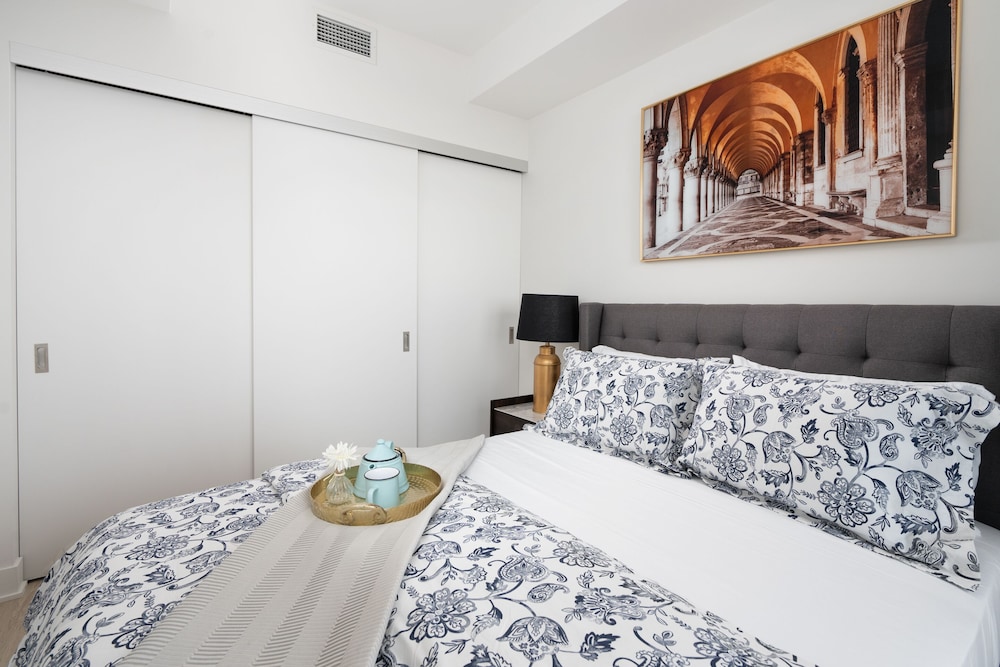 Designer 1BR plus Study Suite - Image 3