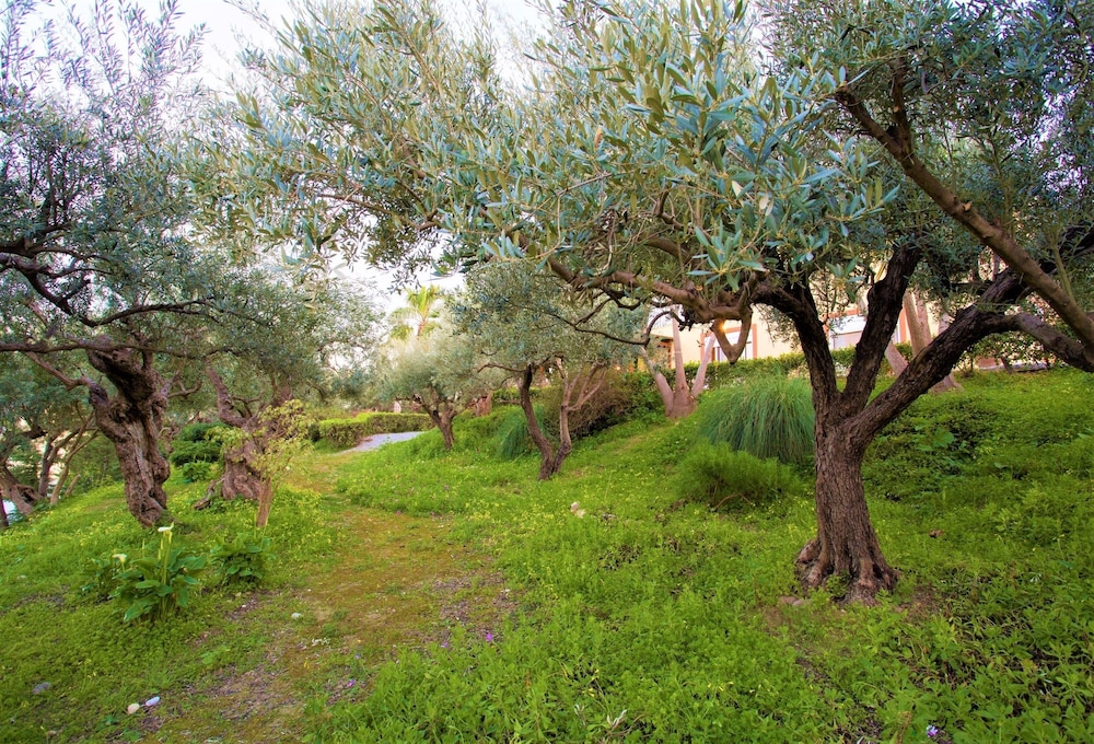 disCrete Villa Maroulas