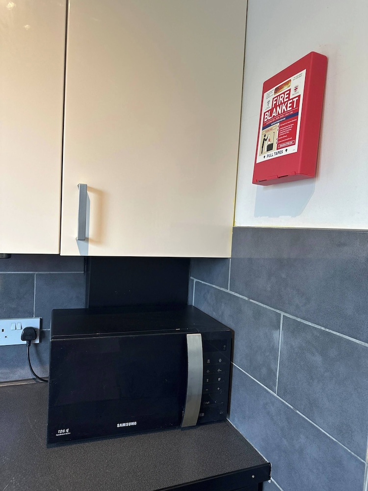 Bright Open-plan Apartment in Welling, South East London