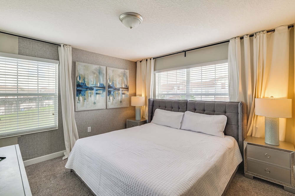 Family Oasis in Championsgate: Private Pool!