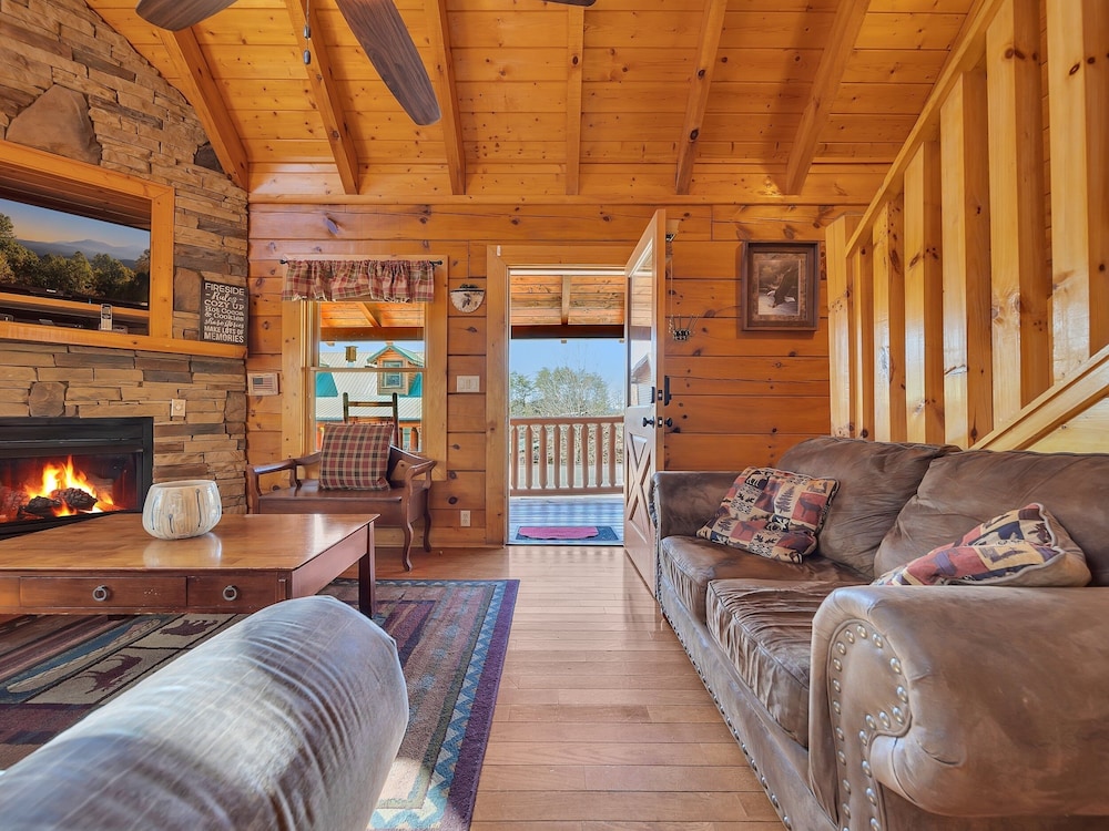 Ern821 - Tranquil Times 5 Bedroom Cabin