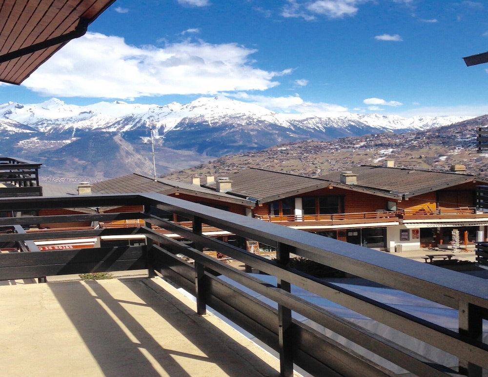 Apartment in Veysonnaz Near Ski Gondola