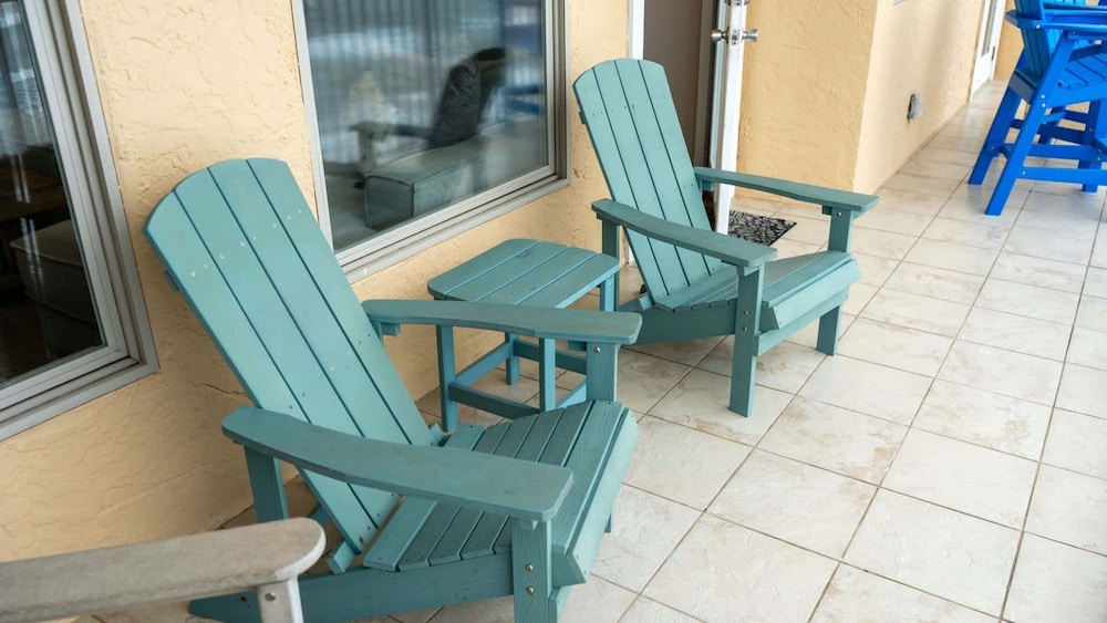 Penthouse Beachfront Views Renovated 4 Bedroom Condo