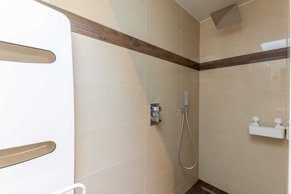 High-end 75m2 Apartment - Place Morny