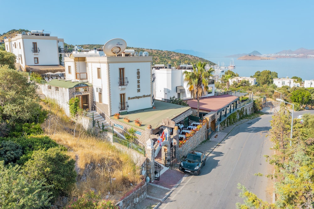 Queen Boutique Hotel - Image 10