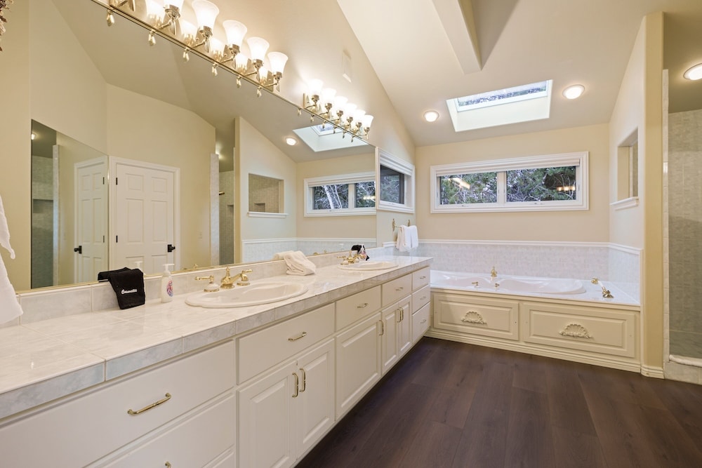 Winners Circle 30 5 Bedroom Home