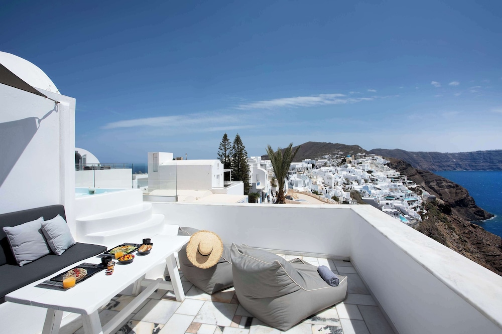 ArmonOia Suites