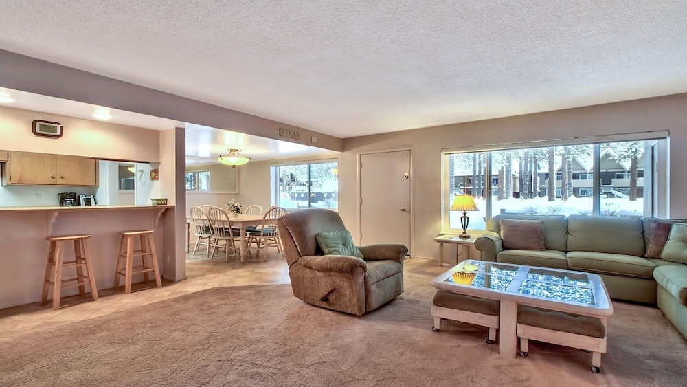 Altomare's Bavarian Ge 1148ha 3 Bedroom Condo