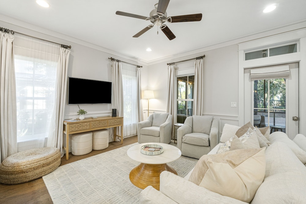 Magnolia Cottages by the Sea by Panhandle Getaways