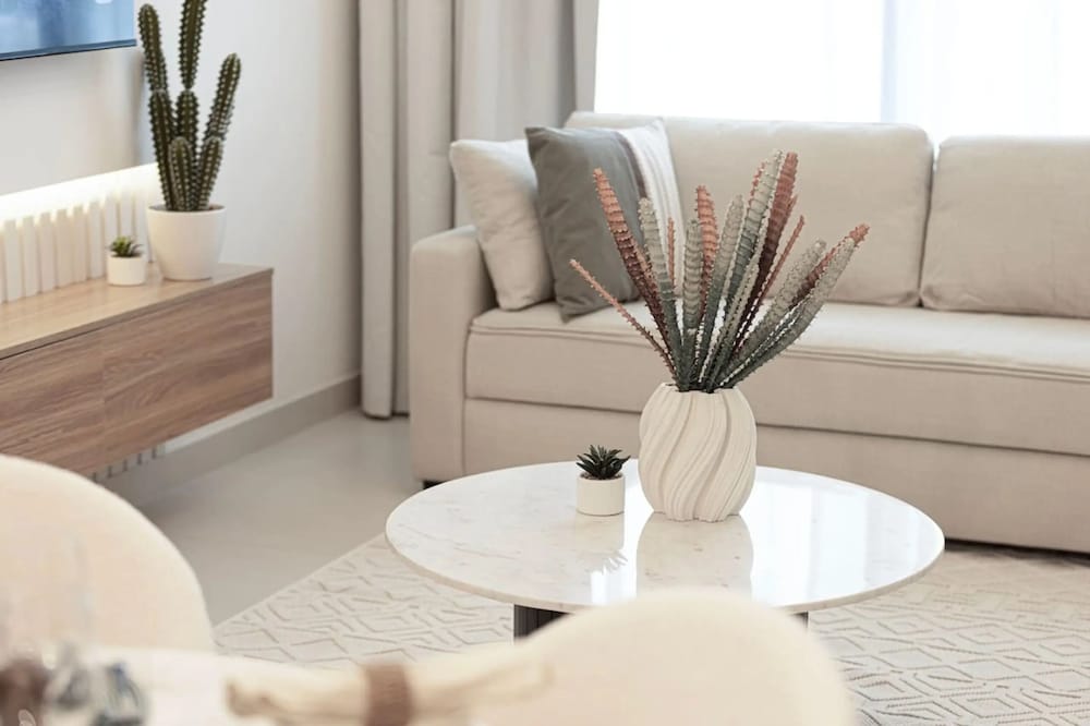 Burj Crown Lux Apartment by Dubai Mall