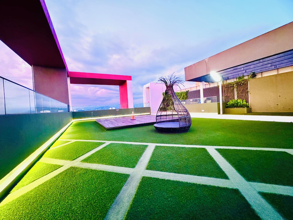 Velocity Suites KL by Rit