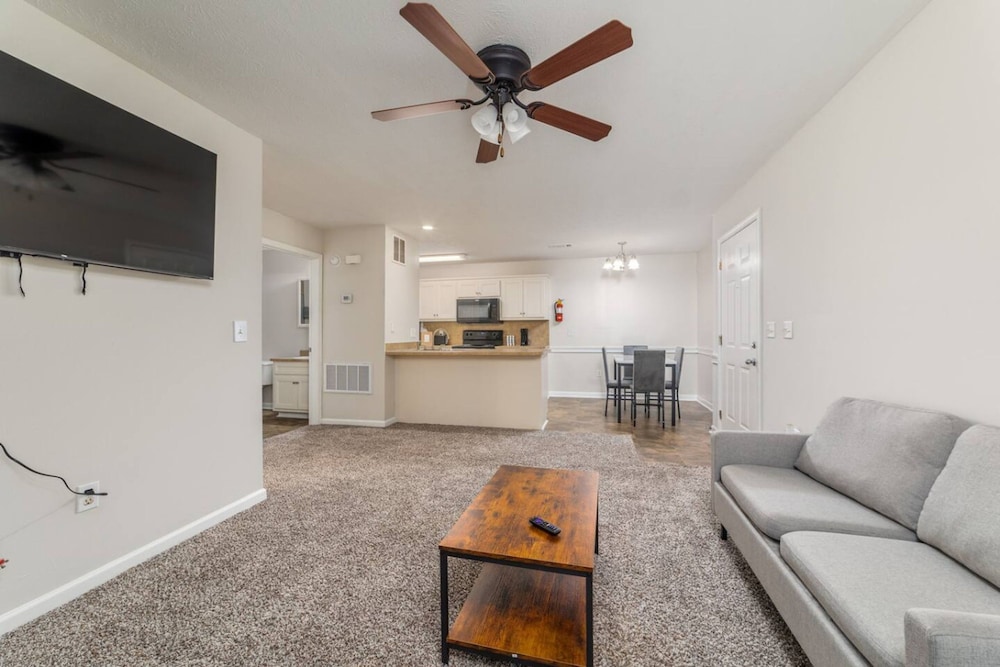 Budget Friendly Unit Near Fort Moore