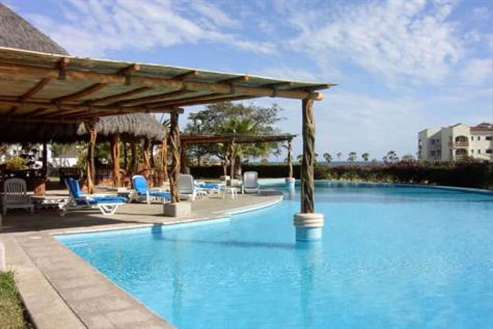 Peninsula 106 2 BR by Casago