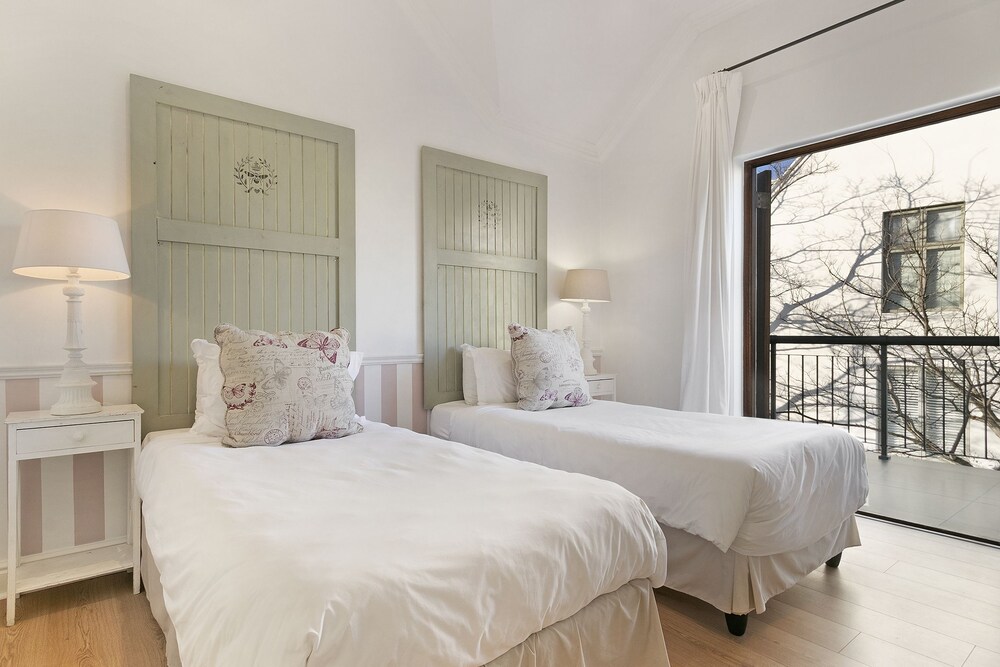 Winelands Golf Lodges at De Zalze