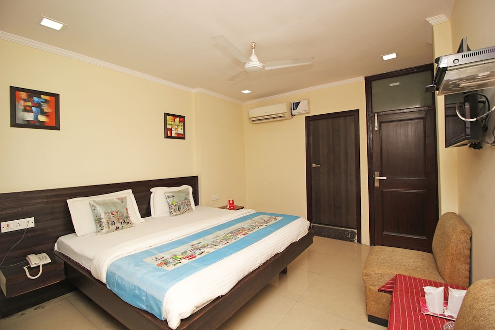 OYO 4883 Duke Hotel